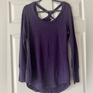 Athleta purple Criss Cross Back Long
Sleeve Sweater with bag